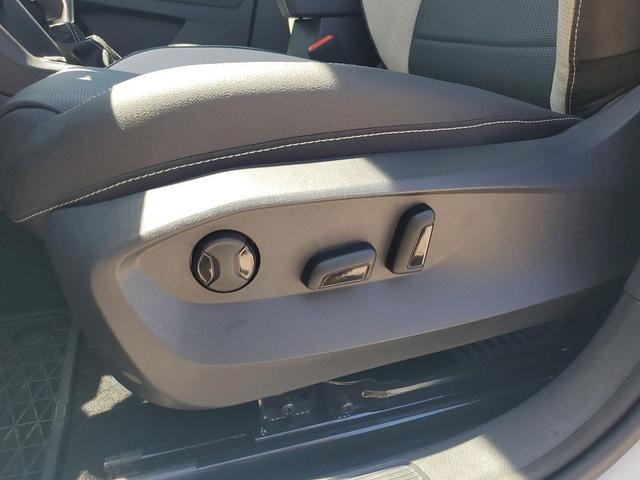 Photo of 2025 Pure White Volkswagen Taos
