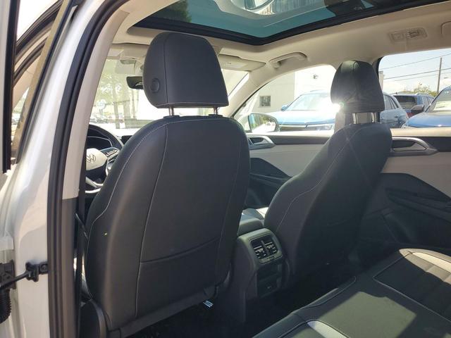 Photo of 2025 Pure White Volkswagen Taos