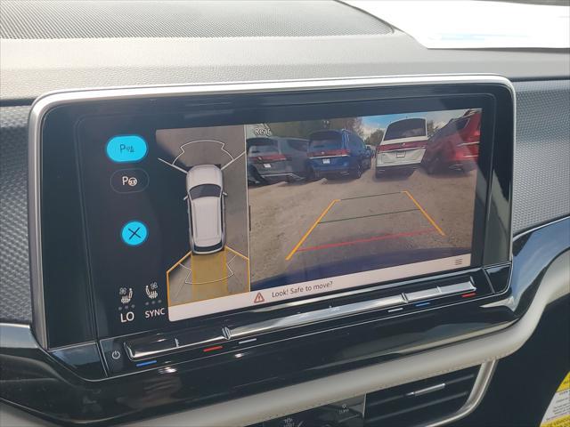 Photo of 2025 Mountain Lake Blue Metallic Volkswagen Atlas Cross Sport