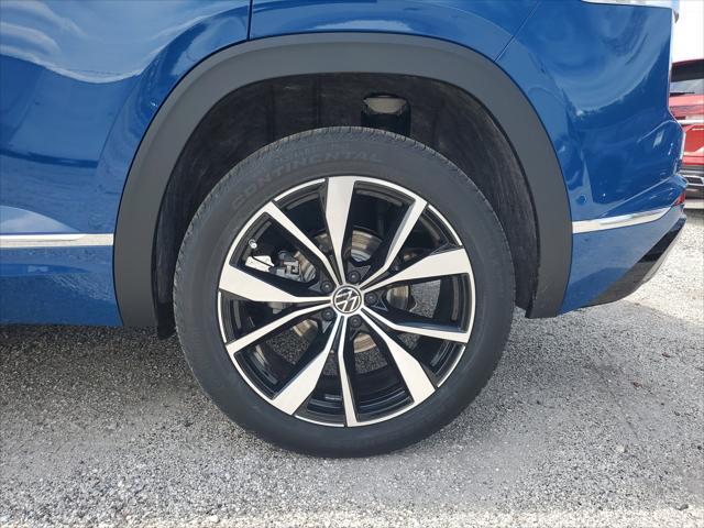 Photo of 2025 Mountain Lake Blue Metallic Volkswagen Atlas Cross Sport