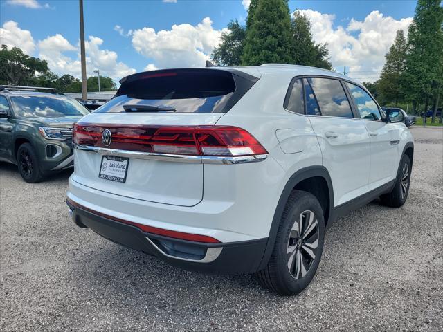 Photo of 2025 Pure White Volkswagen Atlas Cross Sport