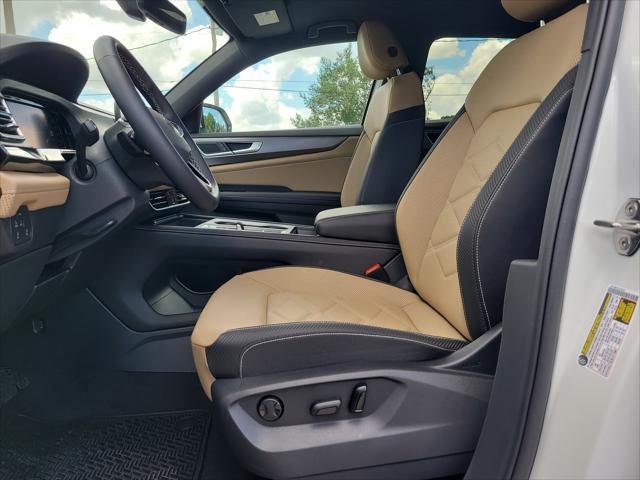 Photo of 2025 Pure White Volkswagen Atlas Cross Sport