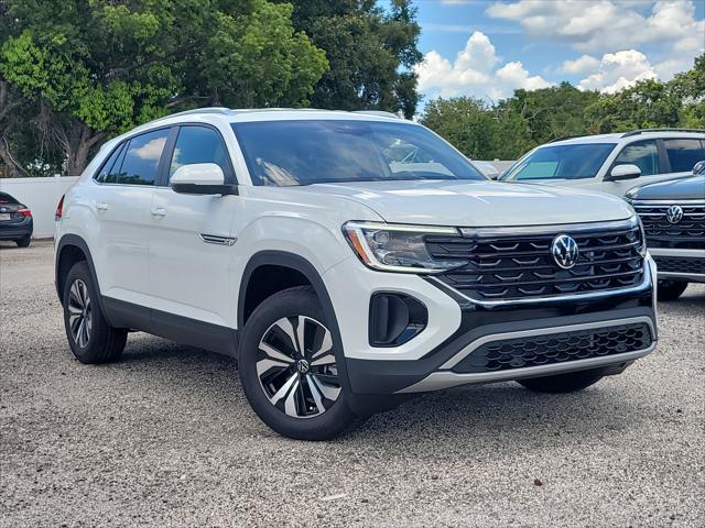 Photo of 2025 Pure White Volkswagen Atlas Cross Sport