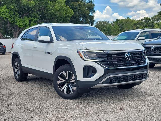 Photo of 2025 Pure White Volkswagen Atlas Cross Sport