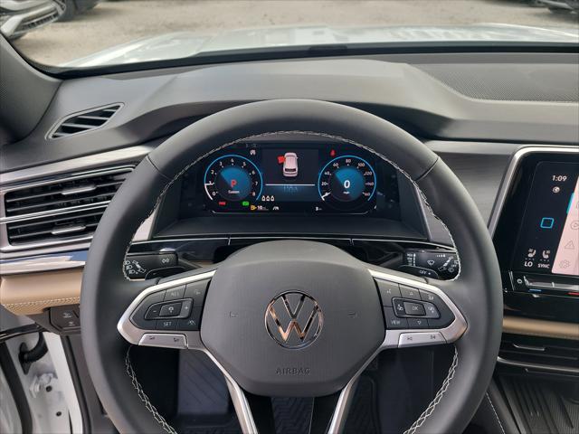 Photo of 2025 Pure White Volkswagen Atlas Cross Sport