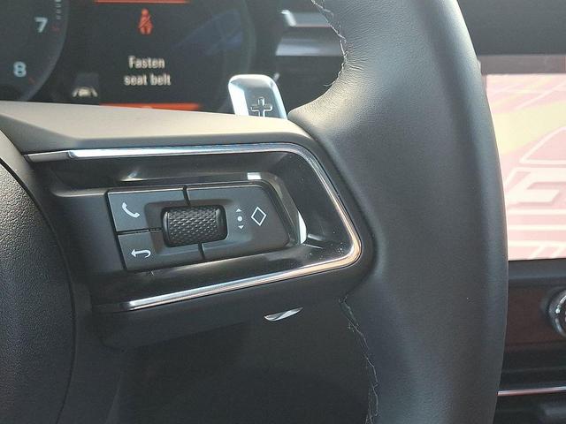 Photo of 2025 Jet Black Porsche Macan