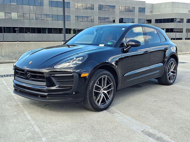 Photo of 2025 Jet Black Porsche Macan