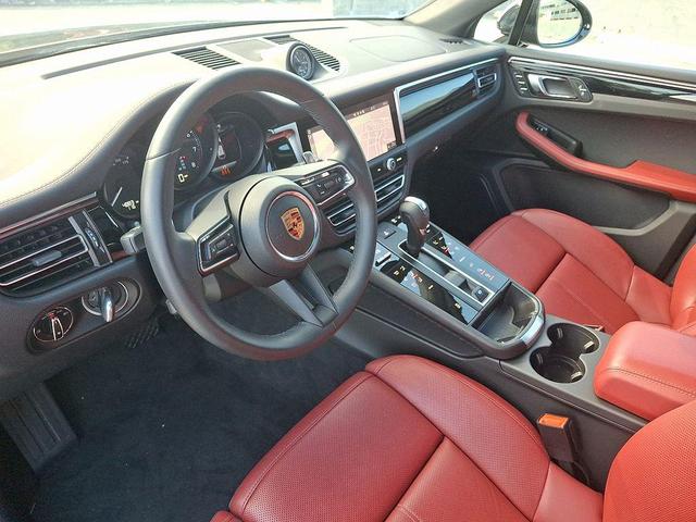 Photo of 2025 Jet Black Porsche Macan