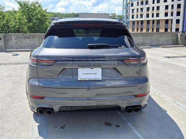 Photo of 2022 Quartzite Grey Metallic Porsche Cayenne