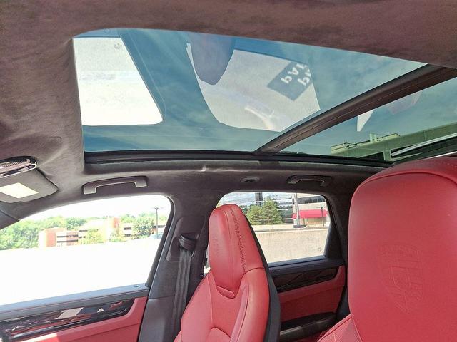 Photo of 2022 Quartzite Grey Metallic Porsche Cayenne