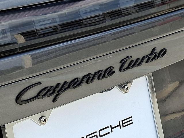 Photo of 2022 Quartzite Grey Metallic Porsche Cayenne