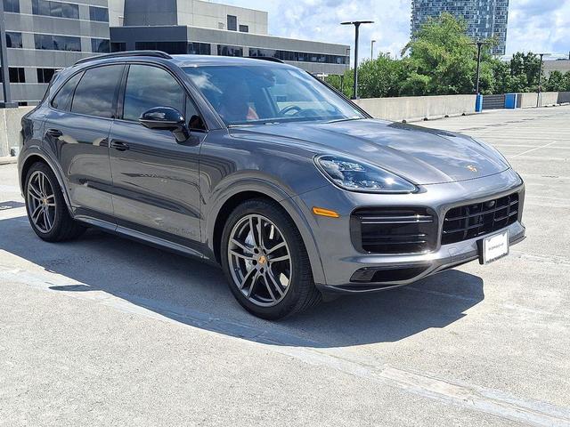 Photo of 2022 Quartzite Grey Metallic Porsche Cayenne