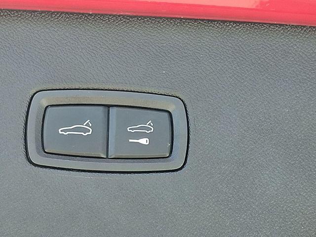 Photo of 2022 Carmine Red Porsche Cayenne