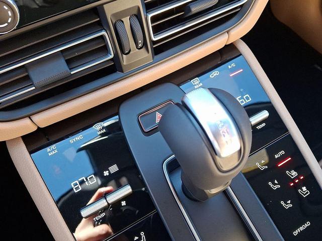 Photo of 2025 Jet Black Porsche Macan