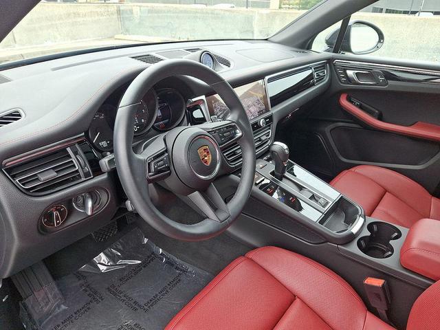 Photo of 2025 Jet Black Porsche Macan