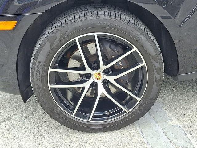 Photo of 2025 Jet Black Porsche Macan