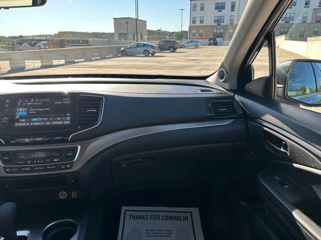 Photo of 2019 Crystal Black Pearl Honda Pilot