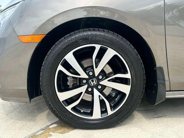 Photo of 2020 Gray Honda Odyssey