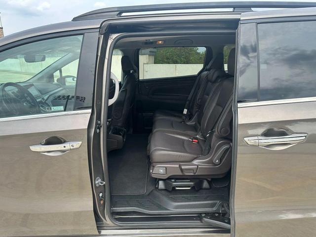 Photo of 2020 Gray Honda Odyssey
