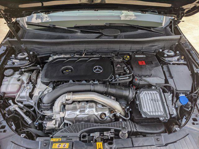 Photo of 2025 Night Black Mercedes-Benz GLB 250
