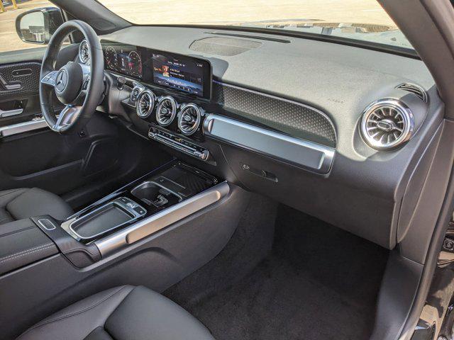 Photo of 2025 Night Black Mercedes-Benz GLB 250
