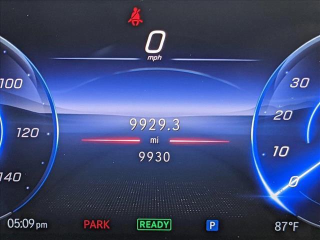 Photo of 2024 Polar White Mercedes-Benz EQB 350