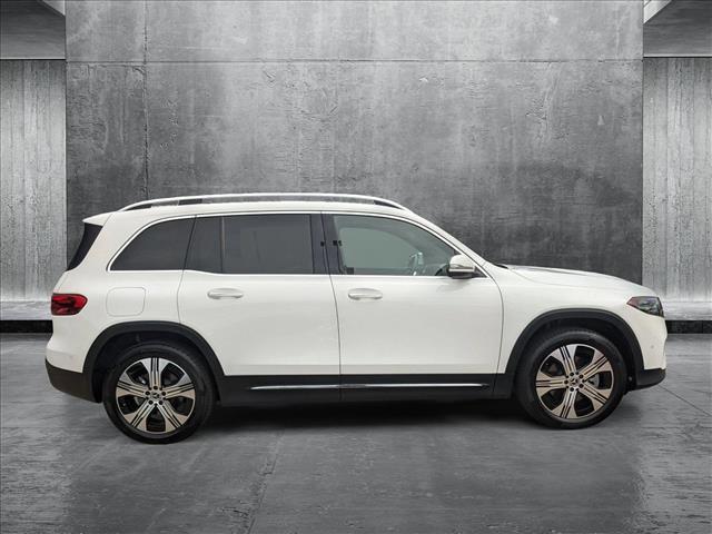 Photo of 2024 Polar White Mercedes-Benz EQB 350