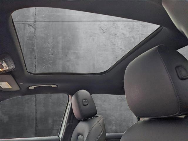 Photo of 2024 Polar White Mercedes-Benz EQB 350