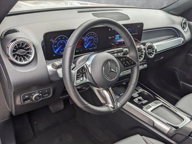 Photo of 2024 Polar White Mercedes-Benz EQB 350