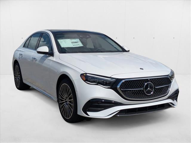 Photo of 2026 MANUFAKTUR Moonlight White Metallic Mercedes-Benz E-Class