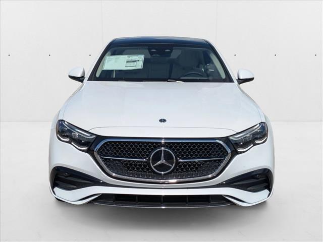 Photo of 2026 MANUFAKTUR Moonlight White Metallic Mercedes-Benz E-Class