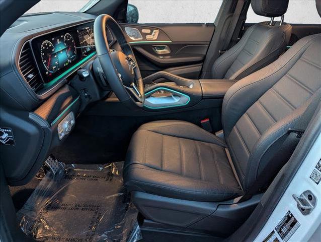 Photo of 2023 Polar White Mercedes-Benz GLS 580