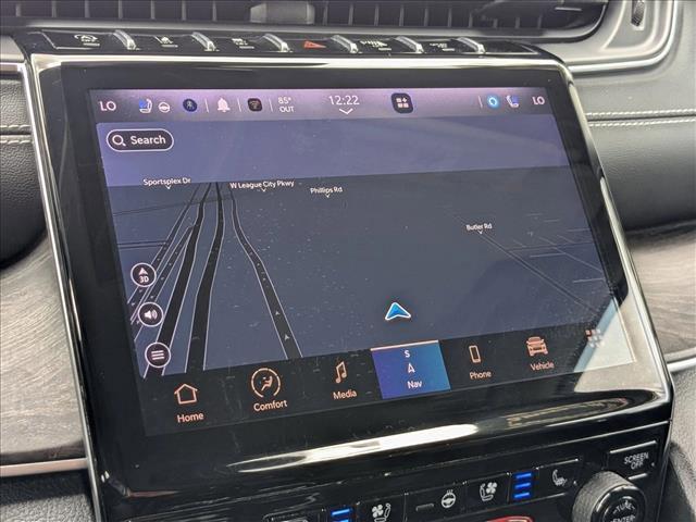 Photo of 2023 Silver Zynith Jeep Grand Cherokee L