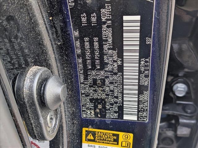 Photo of 2016 Midnight Black Metallic Toyota Highlander