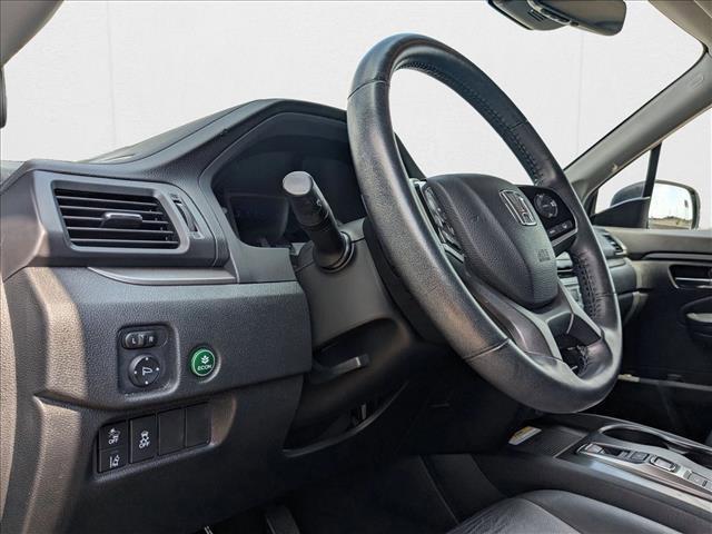Photo of 2022 Black Honda Pilot