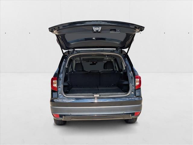 Photo of 2022 Black Honda Pilot