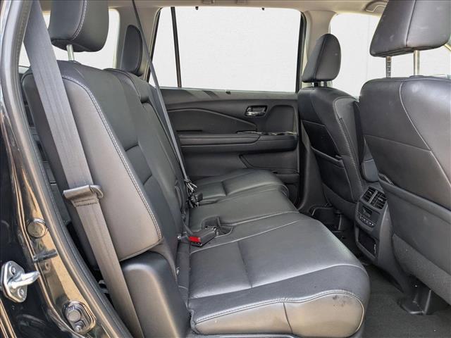 Photo of 2022 Black Honda Pilot