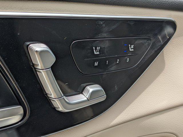 Photo of 2025 Polar White Mercedes-Benz GLC 300
