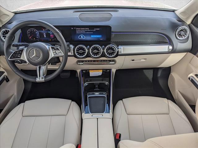 Photo of 2025 Polar White Mercedes-Benz GLB 250
