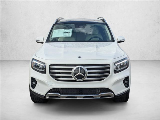 Photo of 2025 Polar White Mercedes-Benz GLB 250