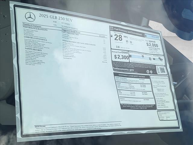 Photo of 2025 Polar White Mercedes-Benz GLB 250