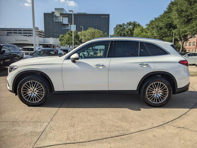 Photo of 2025 Polar White Mercedes-Benz GLC 300