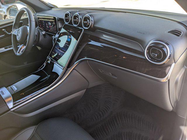 Photo of 2025 Polar White Mercedes-Benz GLC 300