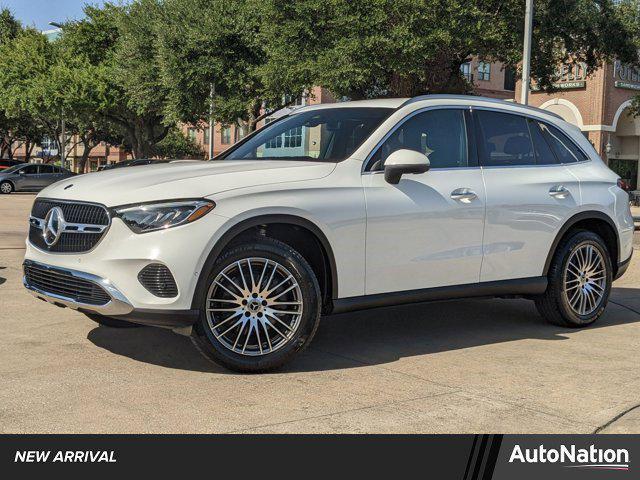 Photo of 2025 Polar White Mercedes-Benz GLC 300