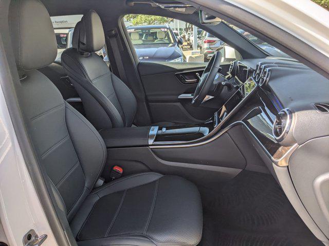 Photo of 2025 Polar White Mercedes-Benz GLC 300
