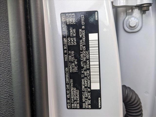 Photo of 2022 Glacier Silver Metallic Volvo XC40