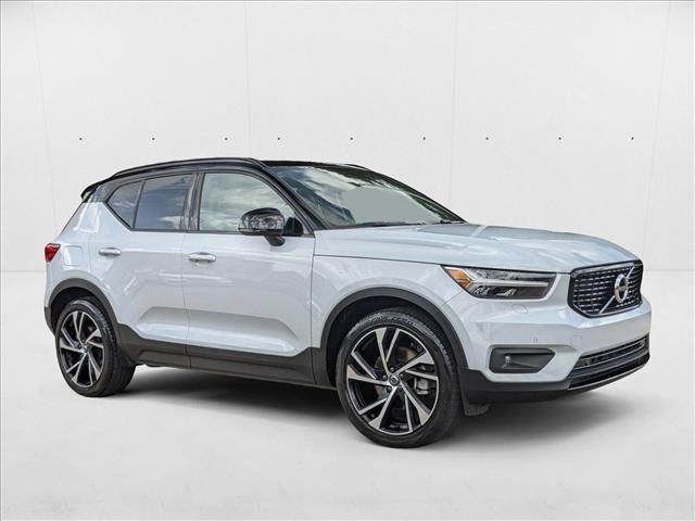 Photo of 2022 Glacier Silver Metallic Volvo XC40