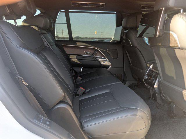 Photo of 2024 Fuji White [White] Land Rover Range Rover