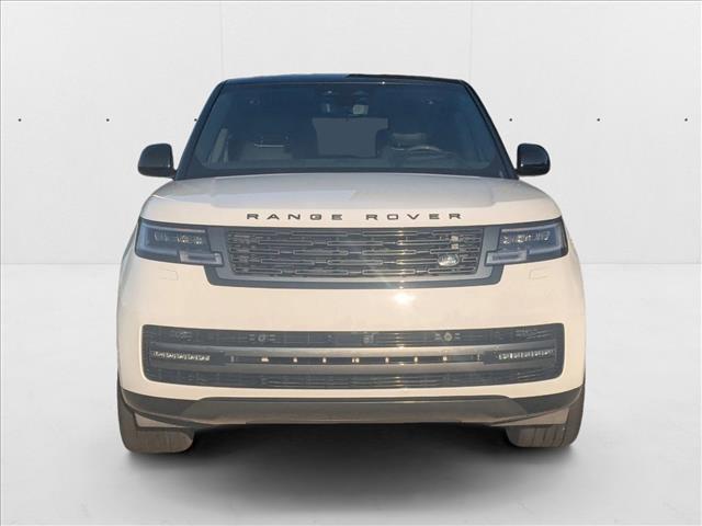 Photo of 2024 Fuji White [White] Land Rover Range Rover