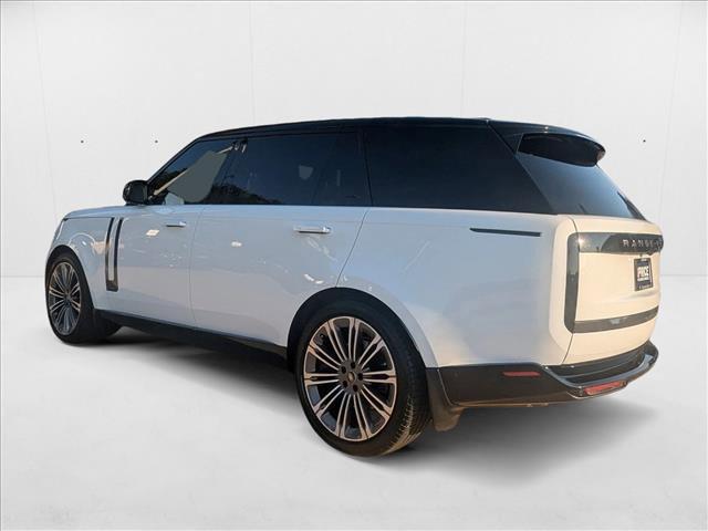 Photo of 2024 Fuji White [White] Land Rover Range Rover